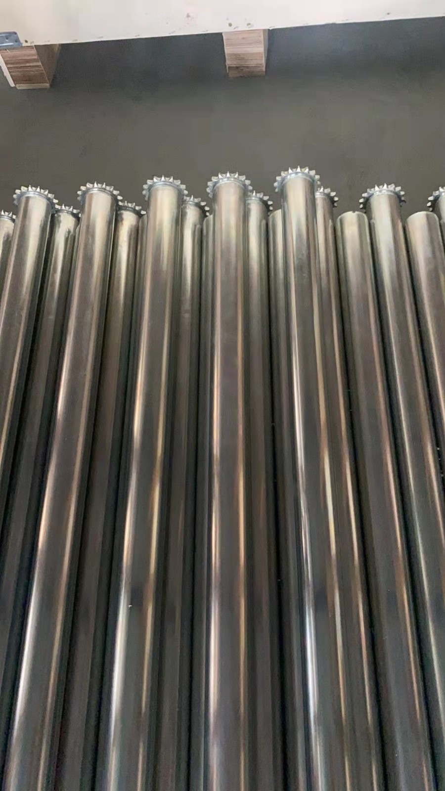 Galvanized Gravity Roller